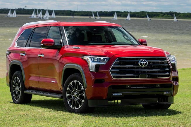 Toyota Sequoia 2023 з новим гібридним двигуном